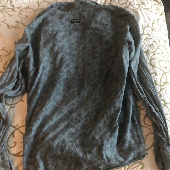 Men’s button down shirt - Picture 4 of 6